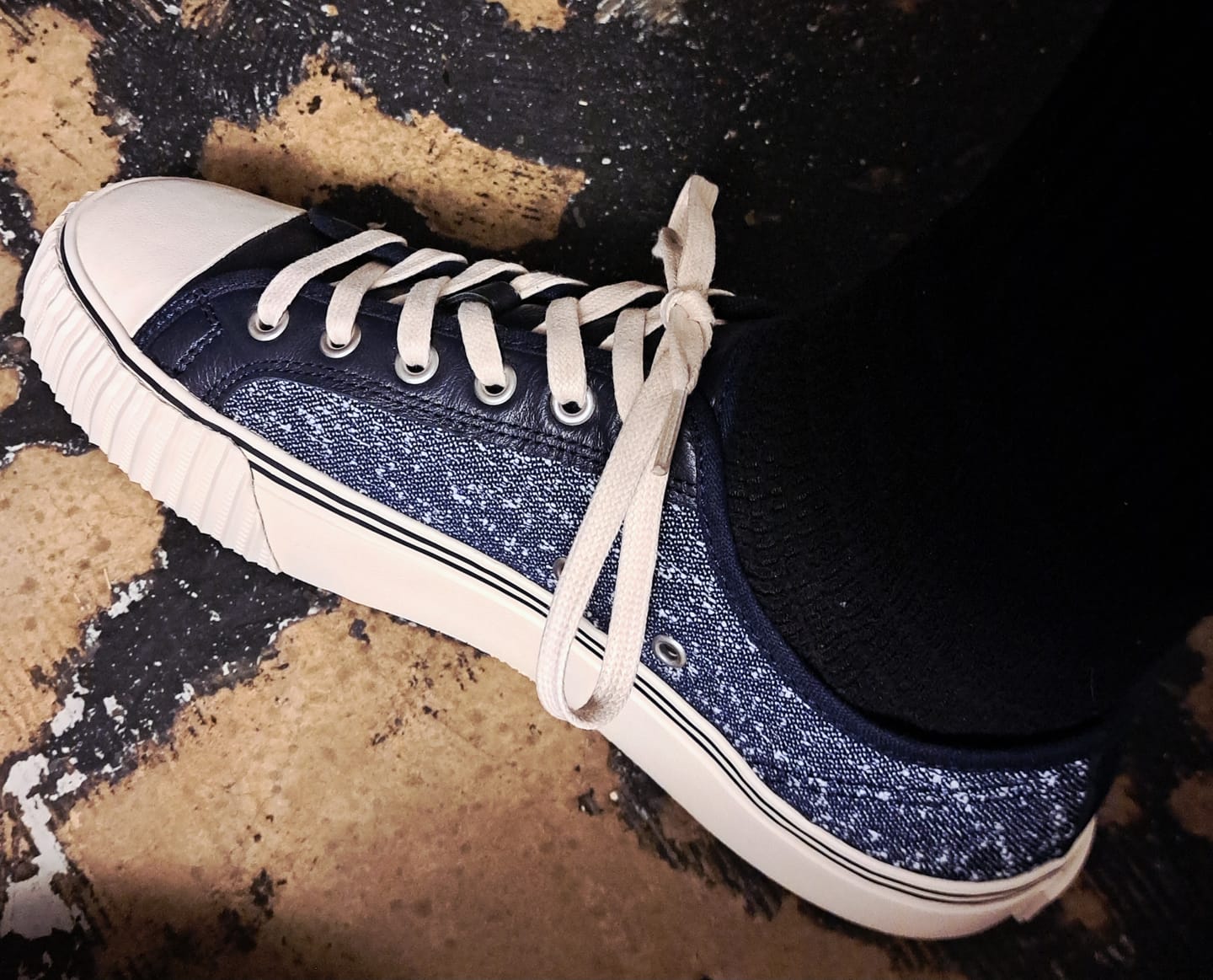 Customer photo review of Center Low-Top Navy/Gray