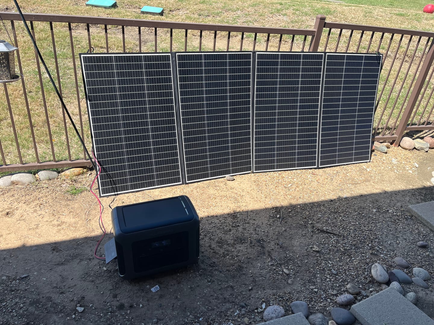Customer photo review of ALLPOWERS Solar Generator Kit 1600W (R1500 LITE+ SP037 400W Solar Panel)