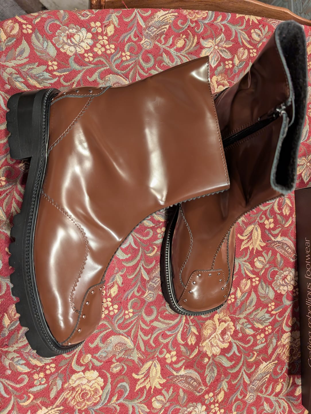 Customer photo review of "Latte boots"