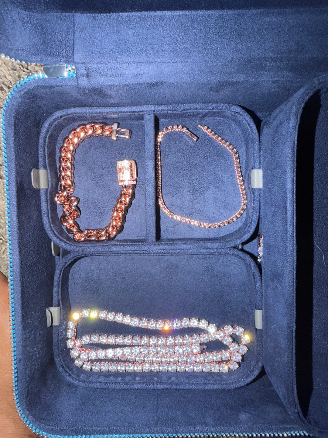 Customer photo review of Premium Adamans Box