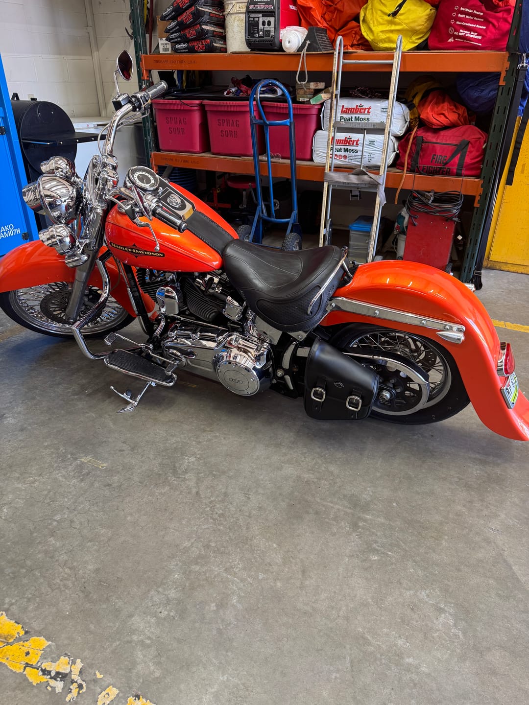 Customer photo review of 3L - Vintage Motorcycle Swingarm Bag for Harley Softail