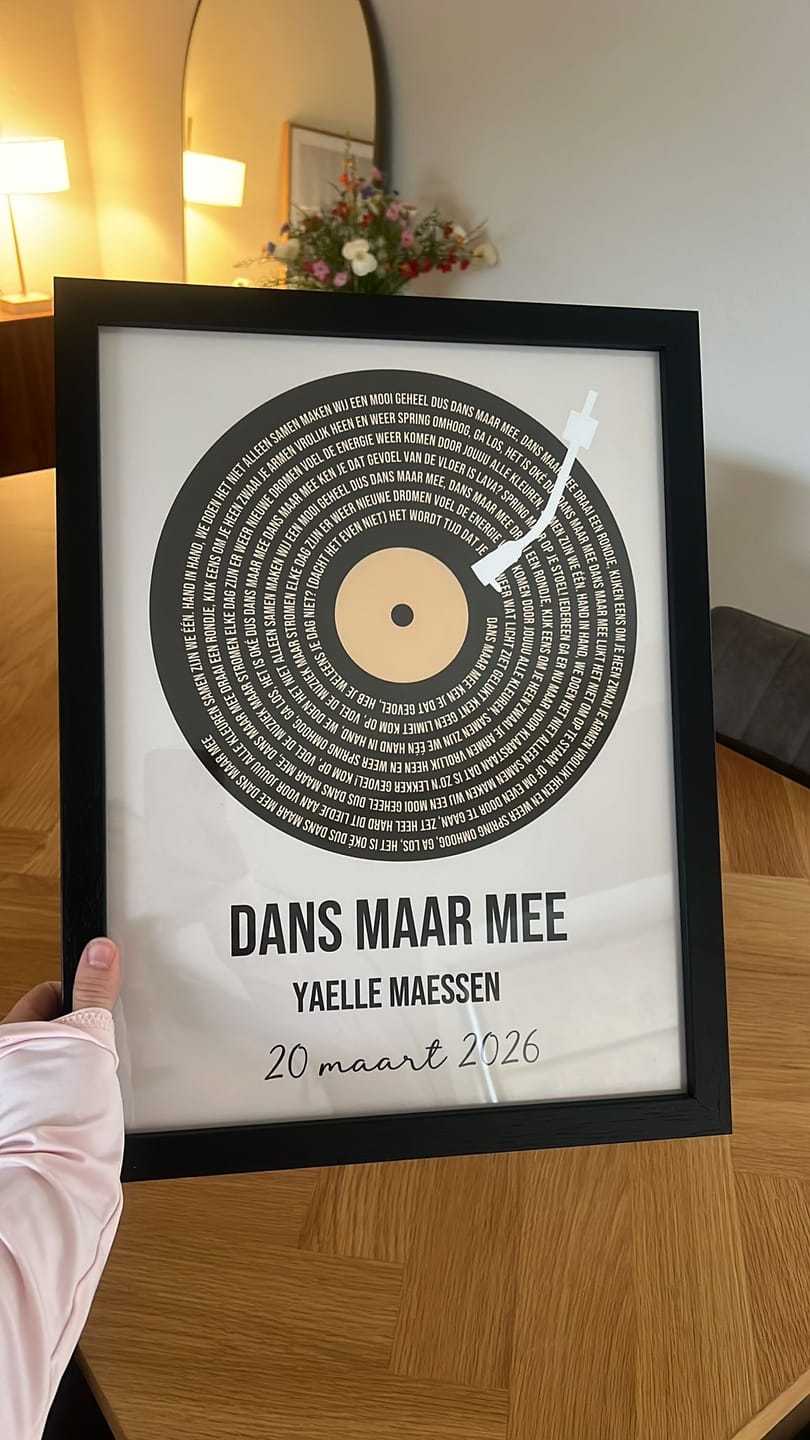 Customer photo review of Vinyl Songtekst Poster met Songtekst en Namen