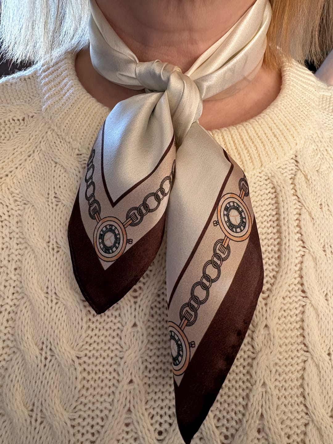 Customer photo review of Galadriel Foulard (100% Seta - 53cm)