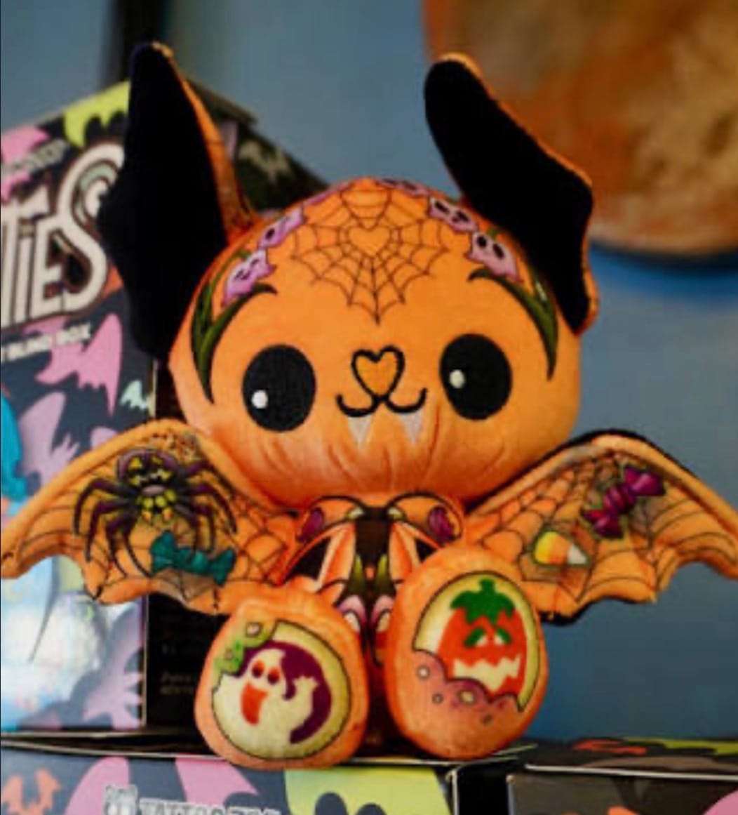 Customer photo review of Pumpkin the Bat Plushie