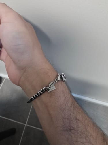 Customer photo review of Asher