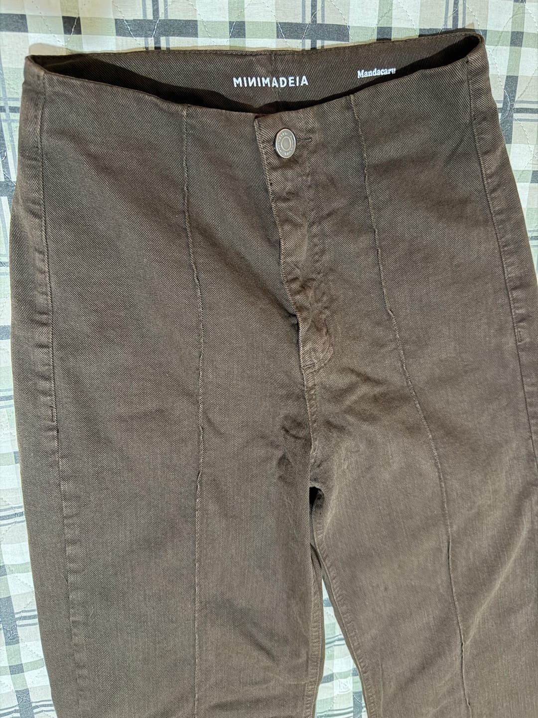 Customer photo review of Calça Jeans Reta Mandacaru Marrom Escuro
