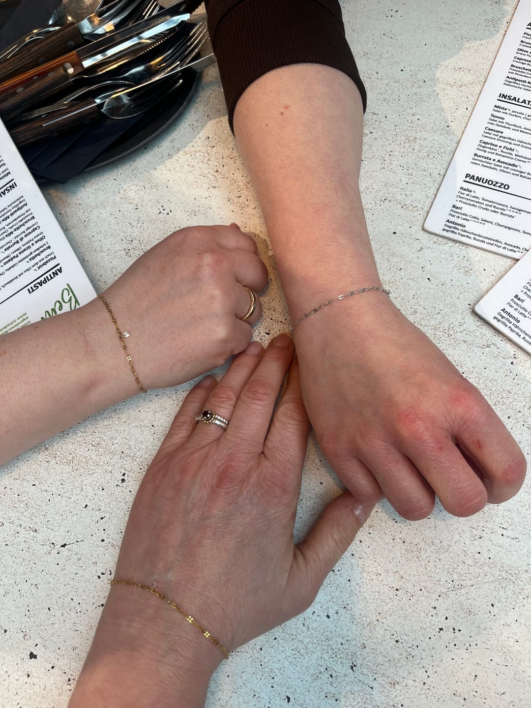 Customer photo review of GESCHENKGUTSCHEIN 3 EVERBOND BRACELETS