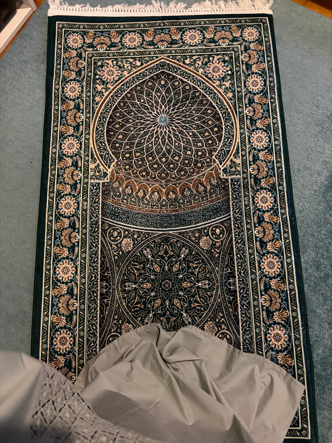 Customer photo review of Emerald Padded Prayer Mat