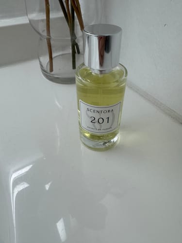 Customer photo review of 201 - inspired by oud wood