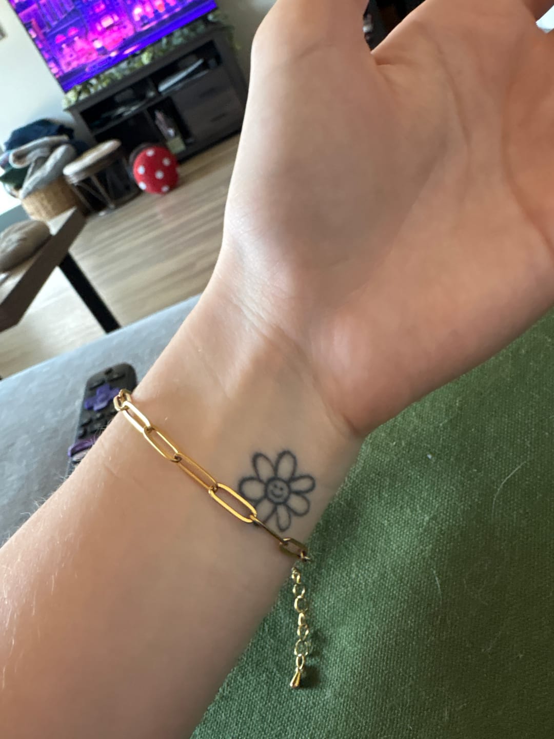 Customer photo review of Paperclip Gold Bracelet
