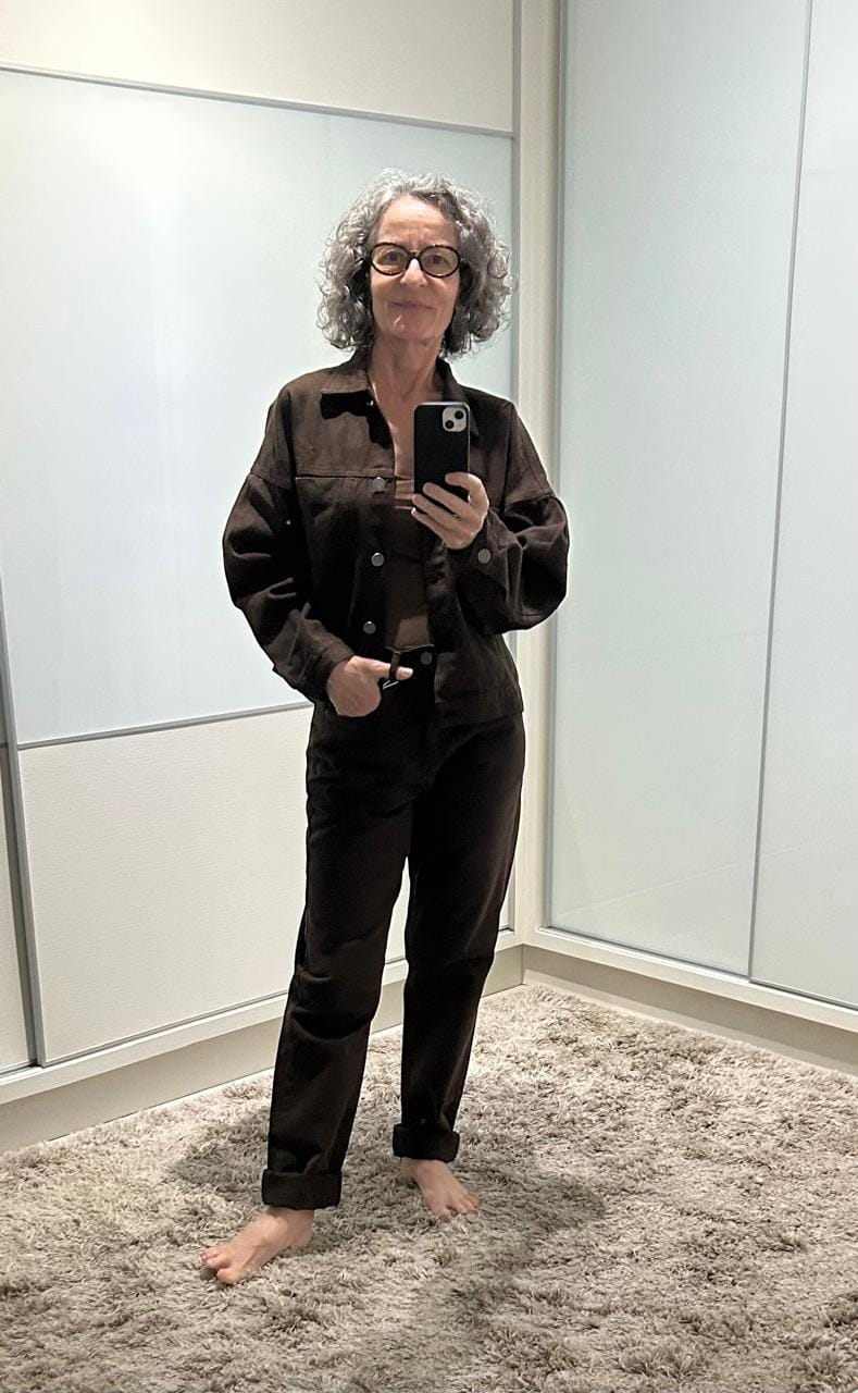 Customer photo review of Jaqueta Jeans Oversized Andiroba Marrom Escuro