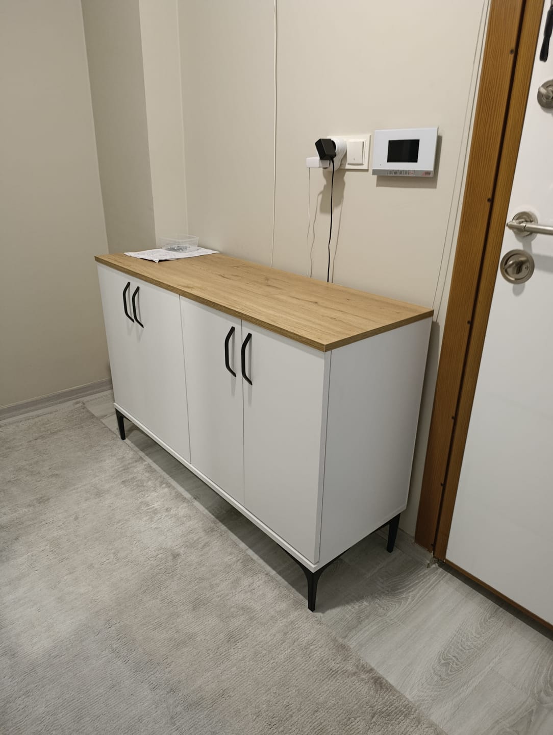 Customer photo review of Rani JE162 Kahve Köşesi Çok Amaçlı Dolap 4 Kapaklı Kiler Mutfak Dolabı Beyaz - Sepet Ceviz