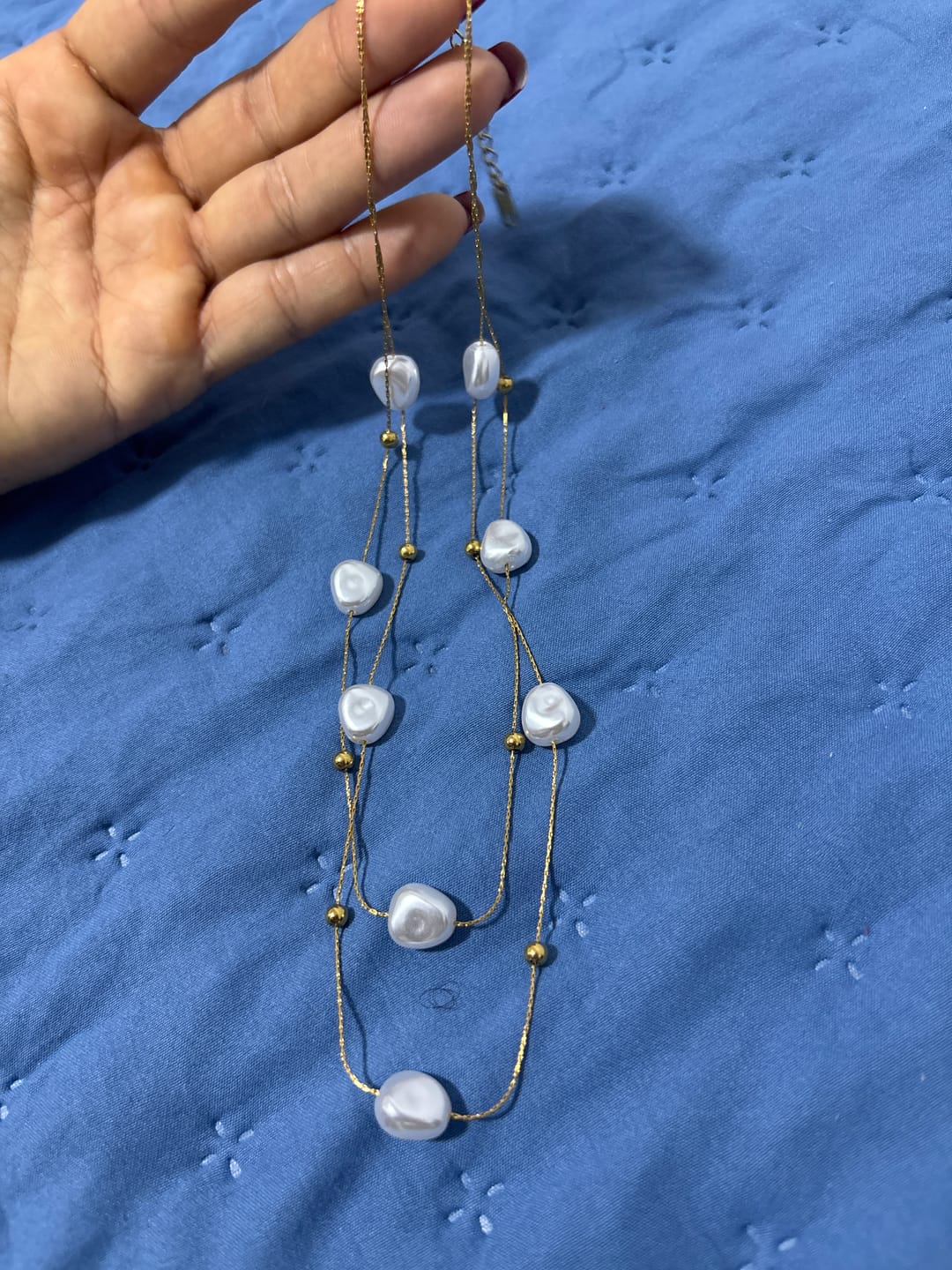 Customer photo review of Mix de Colares Pérolas Irregulares Banhado em Ouro 18K