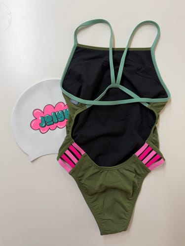 Customer photo review of LENNOX ONE PIECE - Olive|Matcha