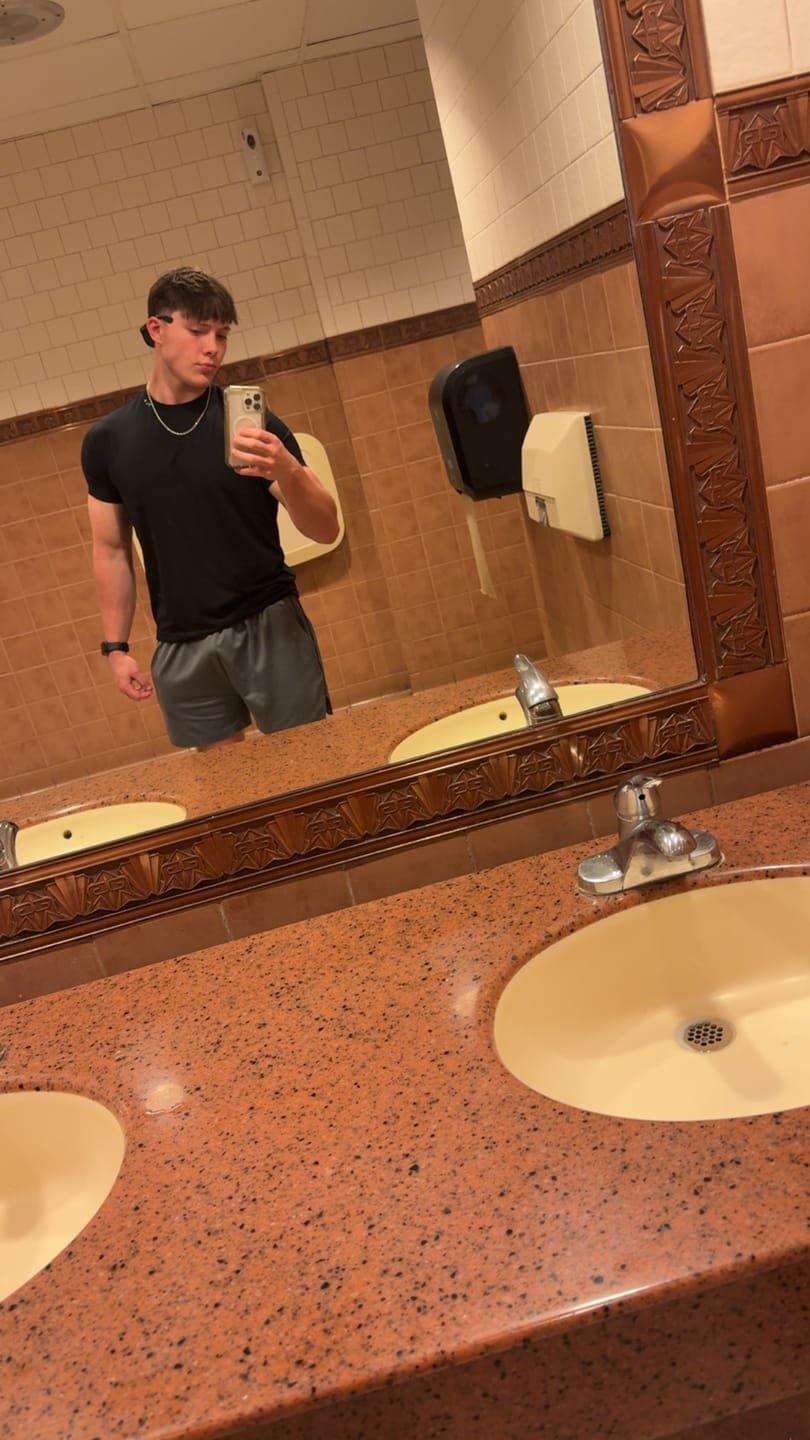 Customer photo review of 4334 - AeroTech Fitted Tees