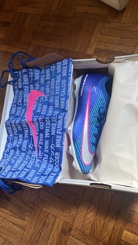 Customer photo review of Mercurial Vapor 16 FG Attack Pack - Bleu/Argent/Rose