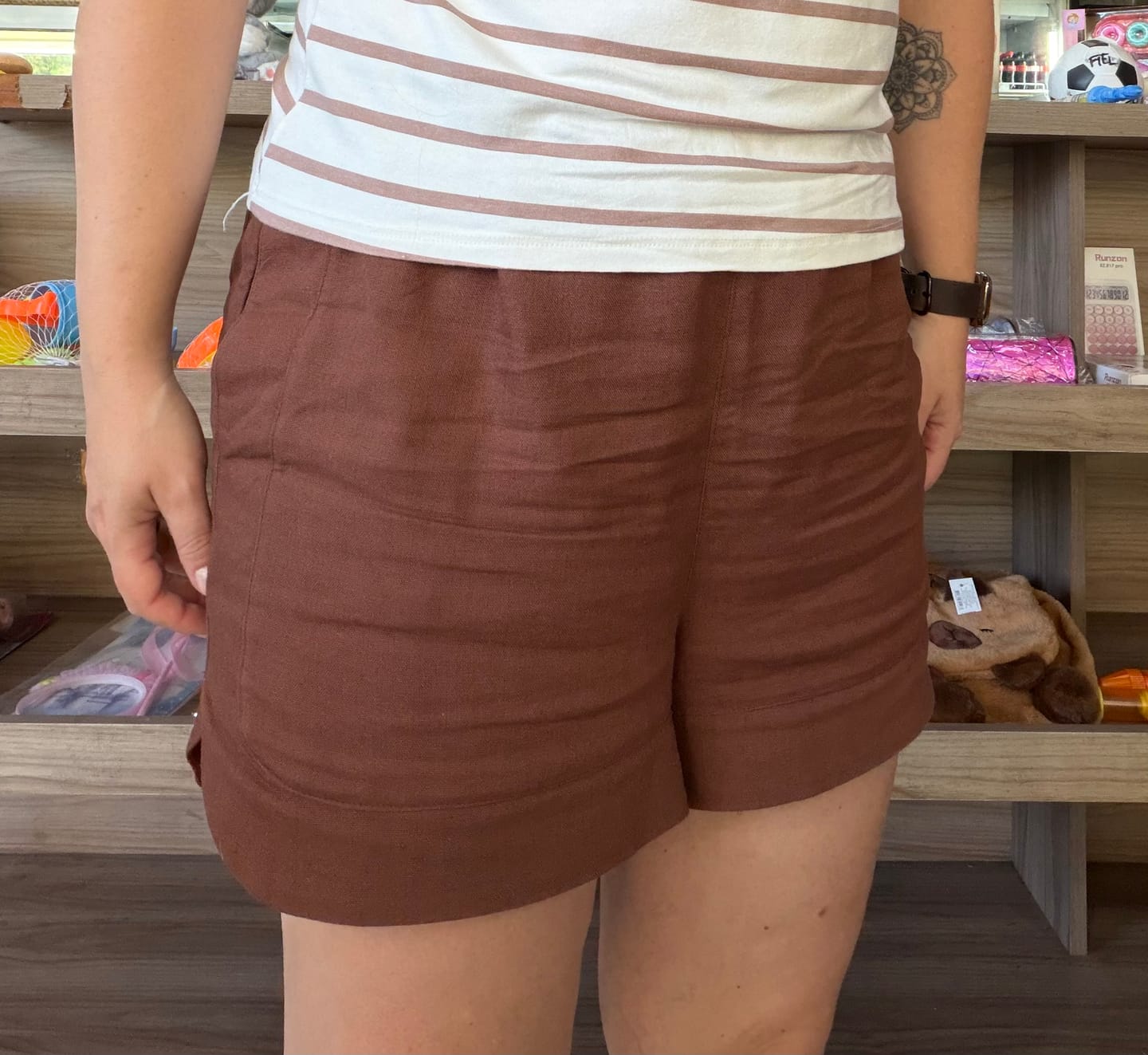 Customer photo review of Shorts Jambo Marrom Escuro
