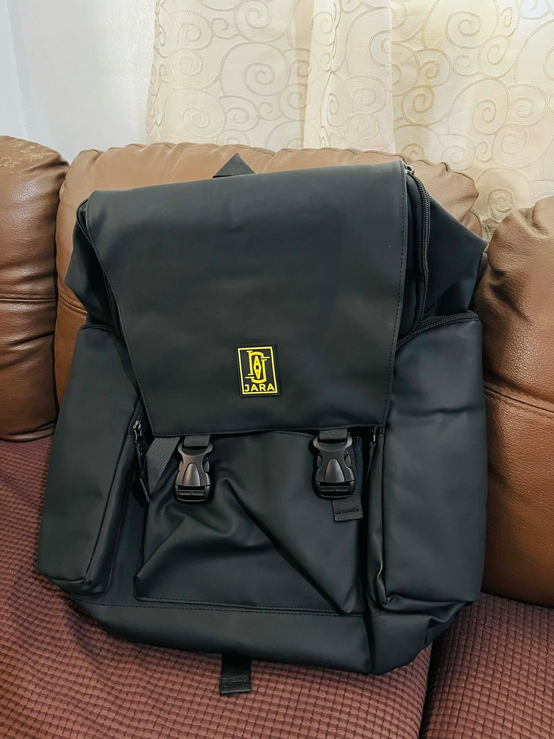 Customer photo review of ZURICH Travel backpack with laptop compartment