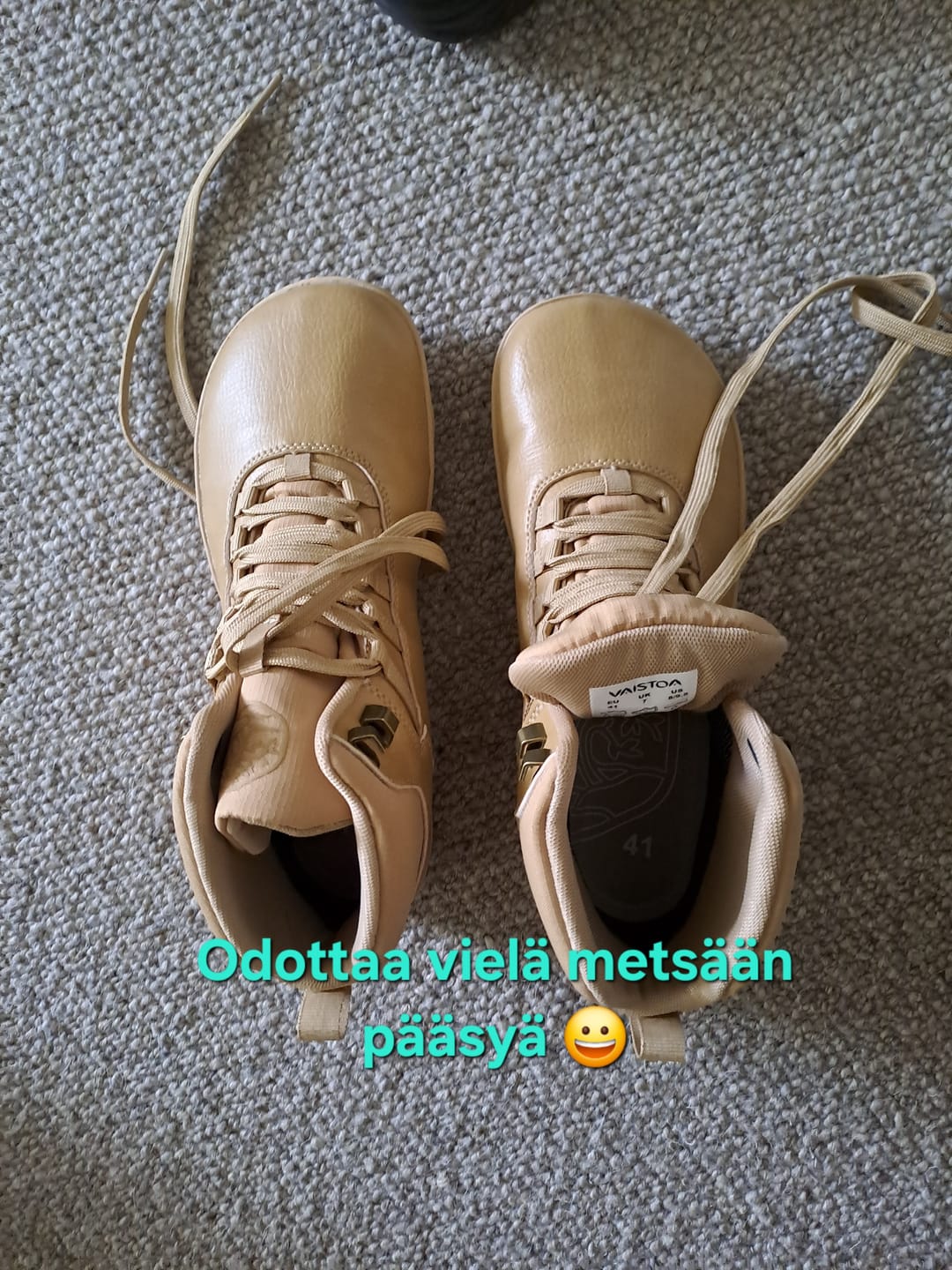 Customer photo review of Vaistoa Uoma 2 -paljasjalkavaelluskengät