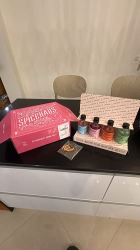 Customer photo review of מארז מתנה לחברה הכי טובה