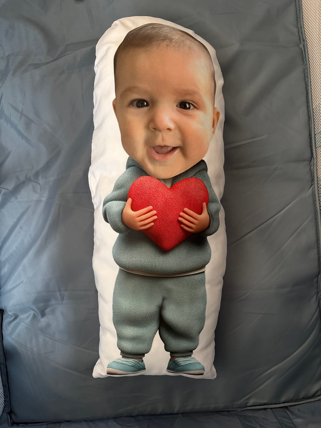 Customer photo review of Персонализирана Възглавничка с Лице "Малкото голямо сърце"