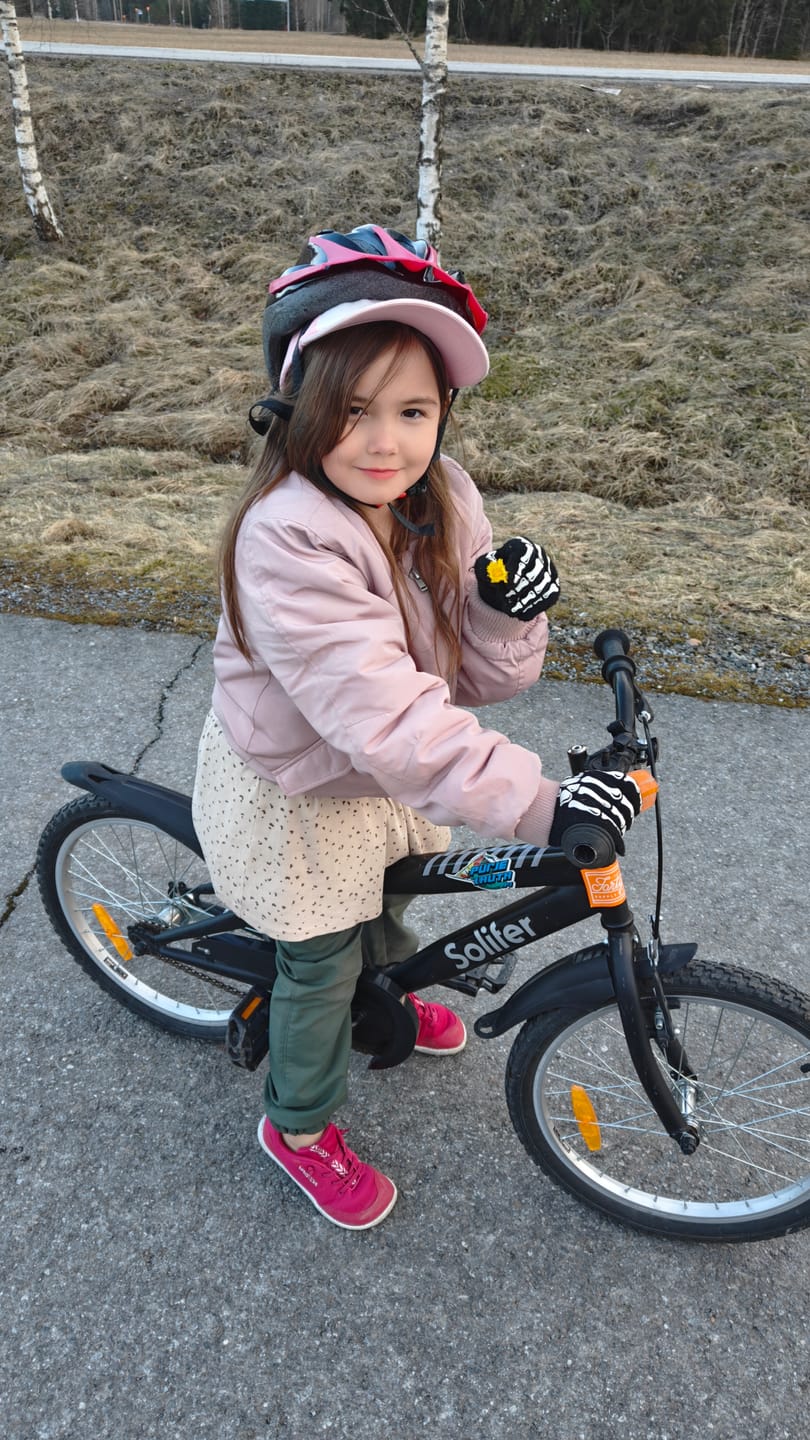 Customer photo review of Vaistoa Kiva Kids | Mesh Barefoot Sneakers
