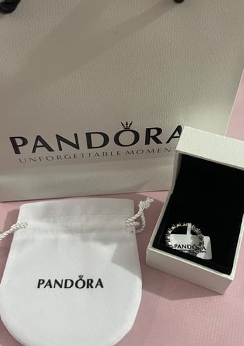 Customer photo review of ANILLO PANDORA PROMESA ALIANZA CORAZONES ROSAS PLATA .925