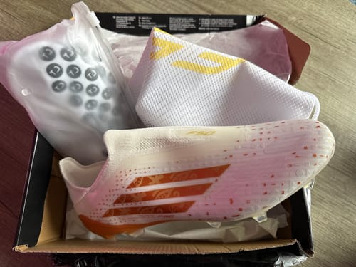 Avis photo d'un client sur F50 LACELESS ELITE FG x MOHAMED SALAH AFCON - BLANC/BRONZE ÉDITION LIMITÉE
