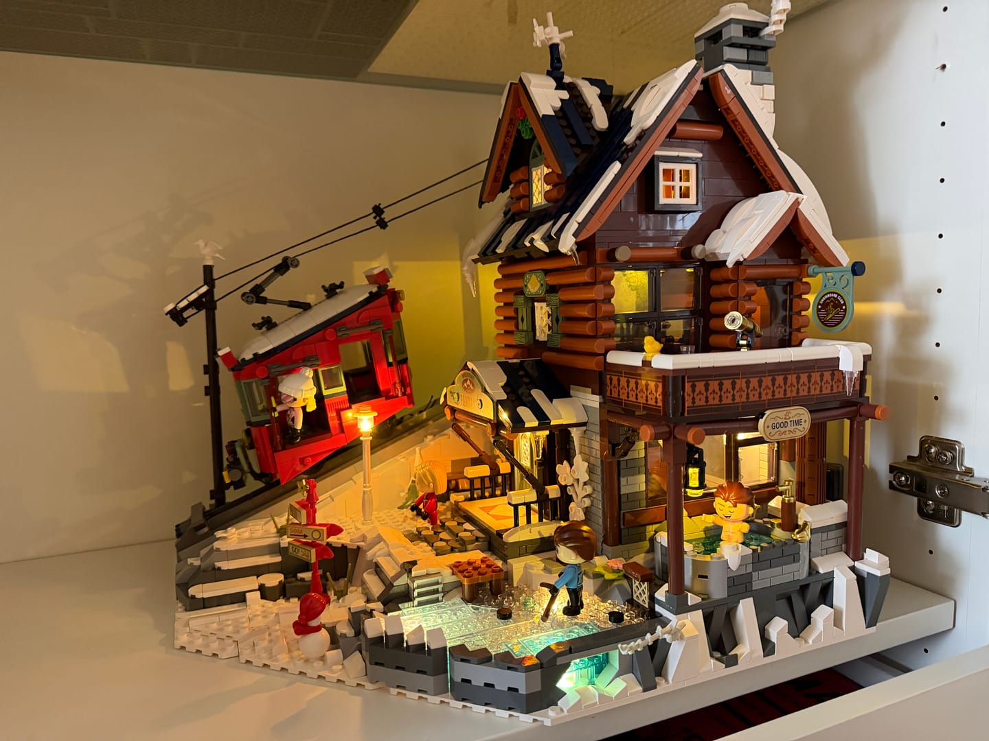 Customer photo review of Pantasy Summit Cabin 85033
