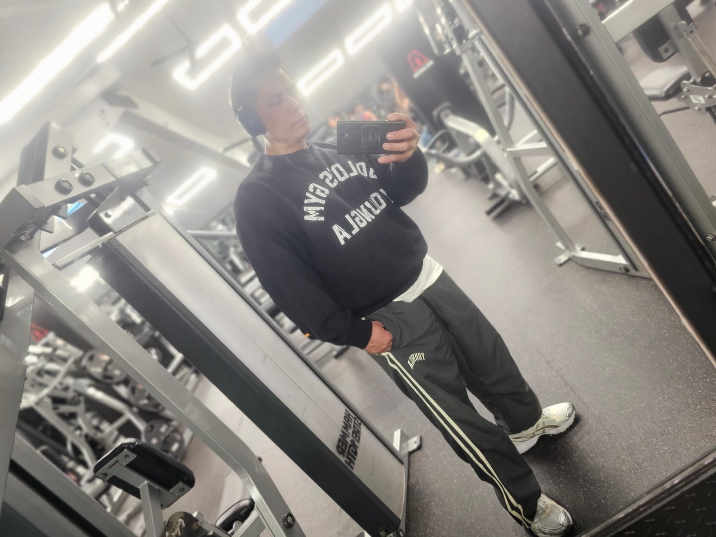 Customer photo review of 5166 - Gold's Iron Legacy Vintage Crewnecks