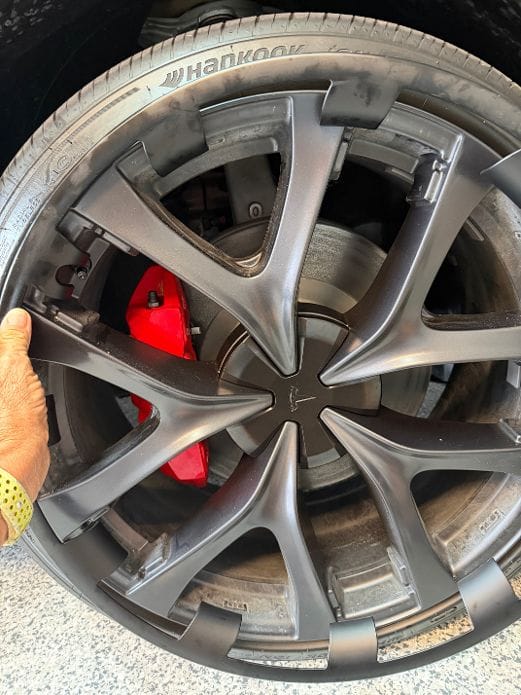Customer photo review of EVAAM® All-in-one Wheel Rim Protector for Tesla Model Y 20'' and Model Y 21''