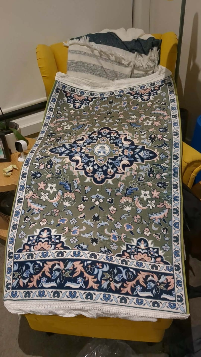 Customer photo review of Masjid-e-Nabawi Mosque Padded Prayer Mat