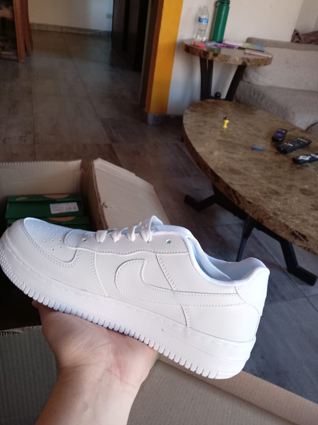 Customer photo review of Paq 6 Pares Tenis 270 Blanco Total 25/28.5