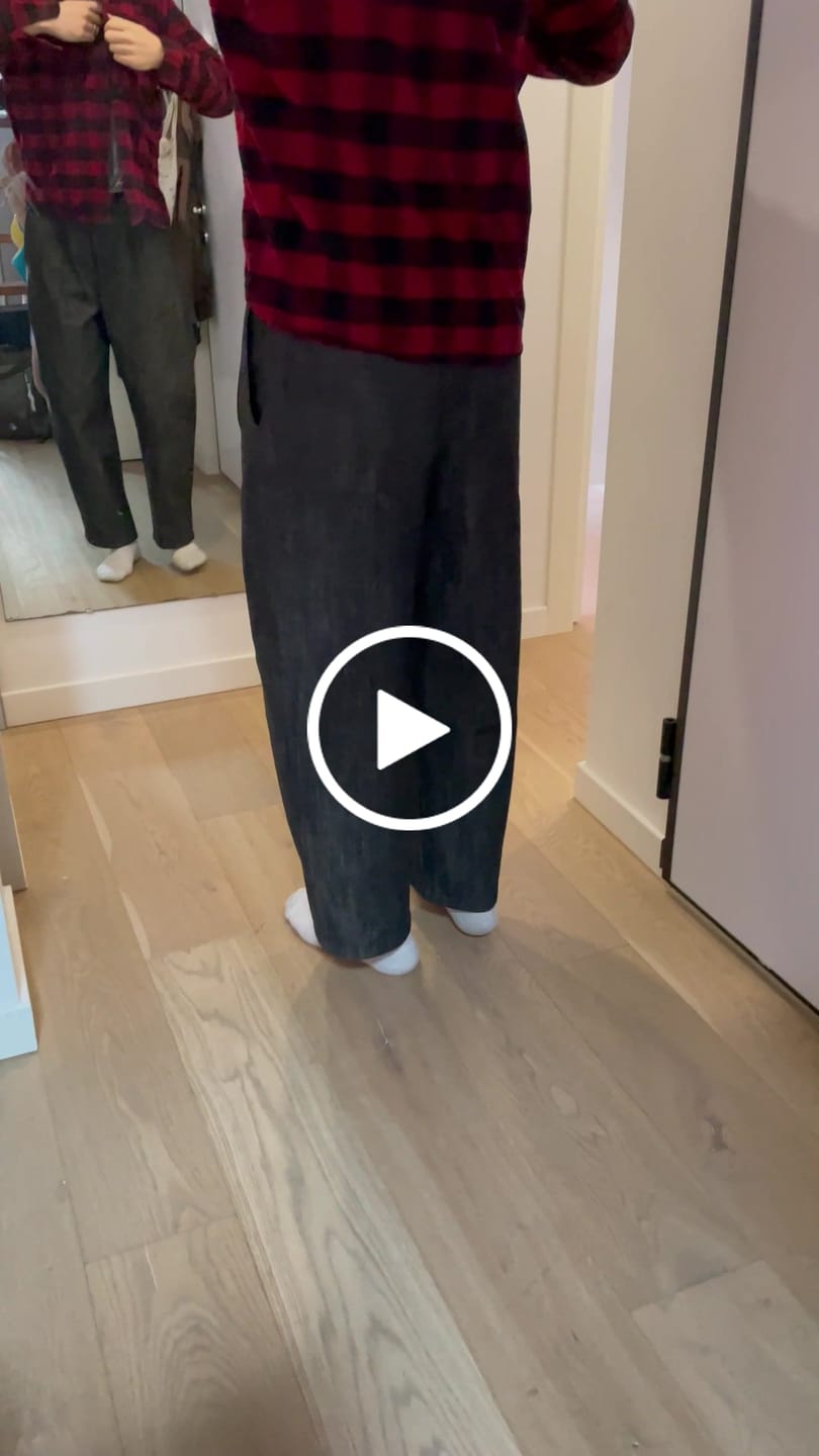 Customer video review of Pleated Balloon Pants Raw Denim Black