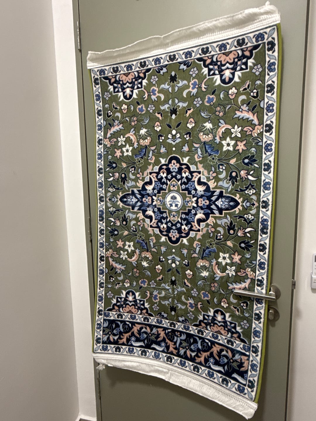 Customer photo review of Masjid-e-Nabawi Mosque Padded Prayer Mat