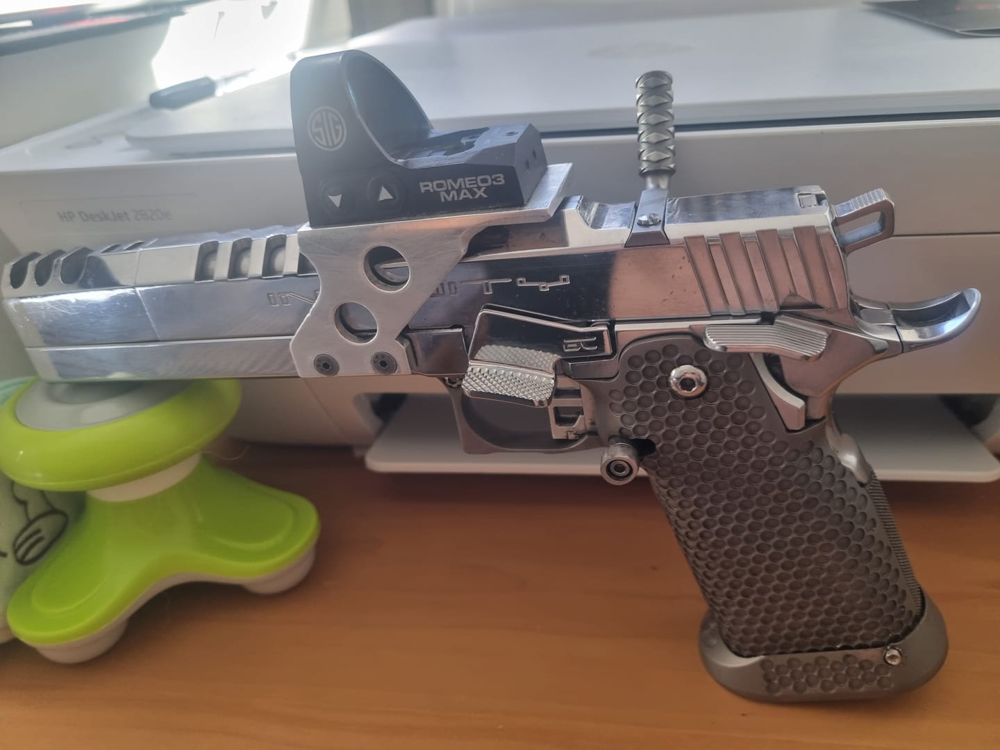 Customer photo review of 1911/2011 Slide Stop Thumb Rest | Competition Accessory