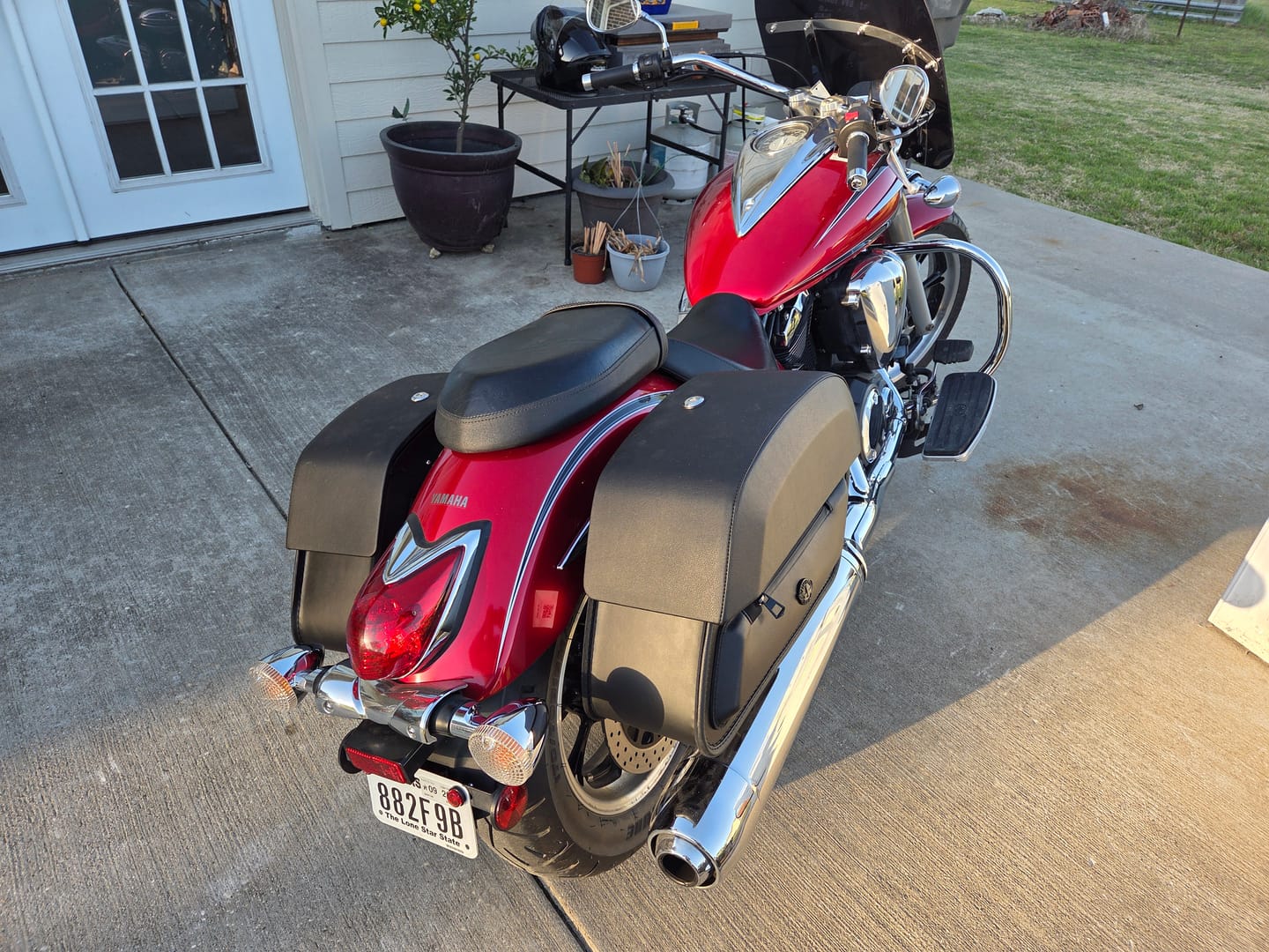 Customer photo review of 28L - Pantheon Medium Hard Mount Yamaha V Star 950 Leather Motorcycle Saddlebags