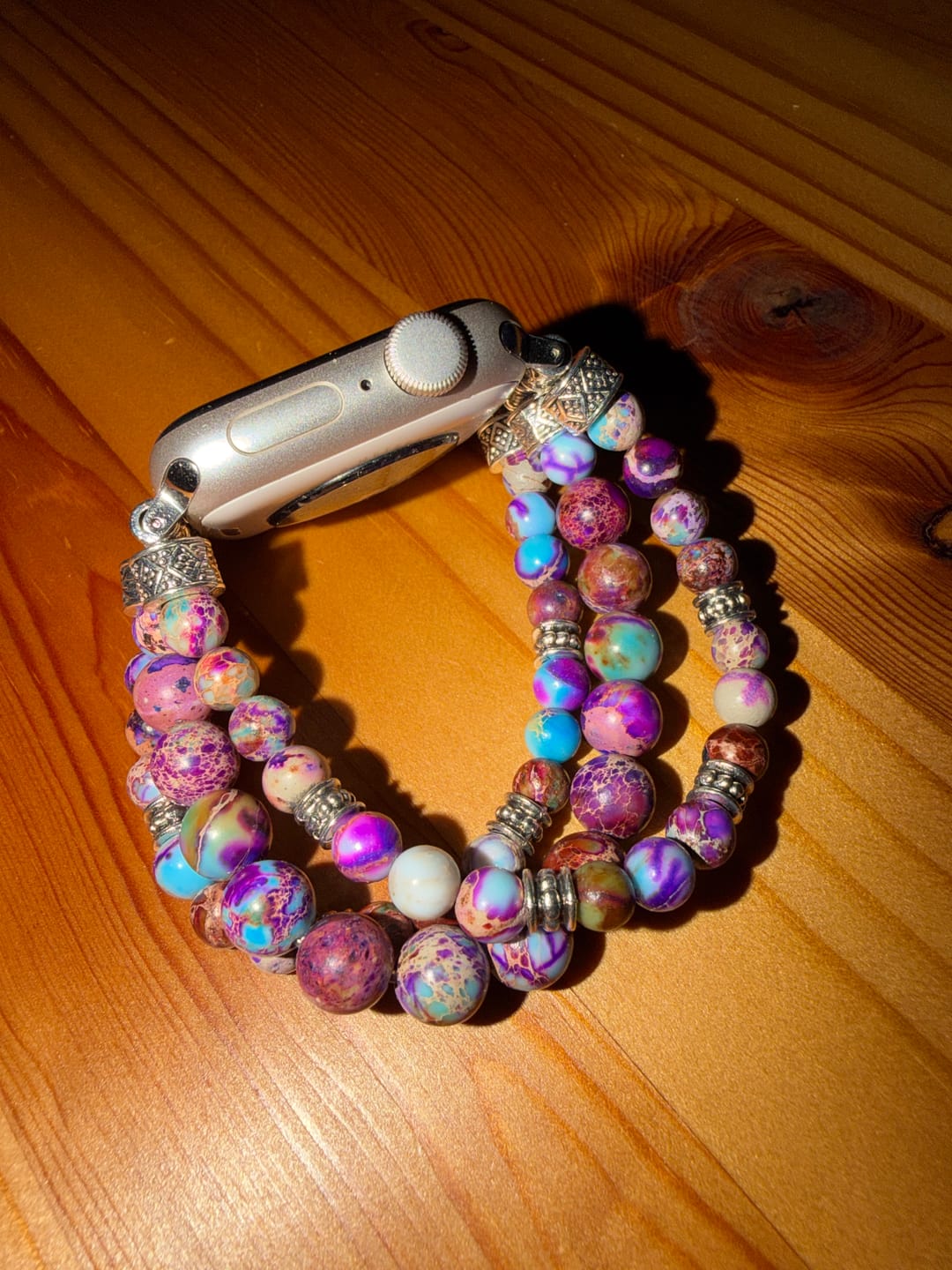 Customer photo review of Intensiver Jaspis Stretch Apple Watch Strap | Boho