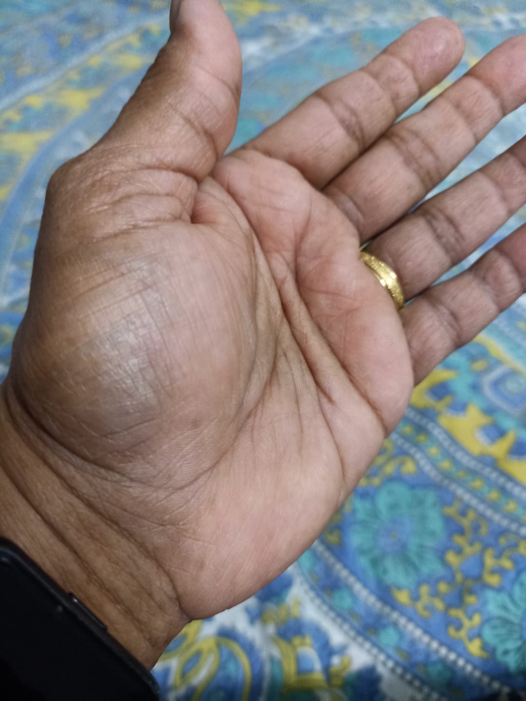 Customer photo review of Textured Matte Gold Band Ring