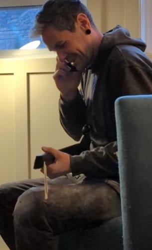 Customer photo review of Donner HUSH™ X PRO Electric Travel Guitar