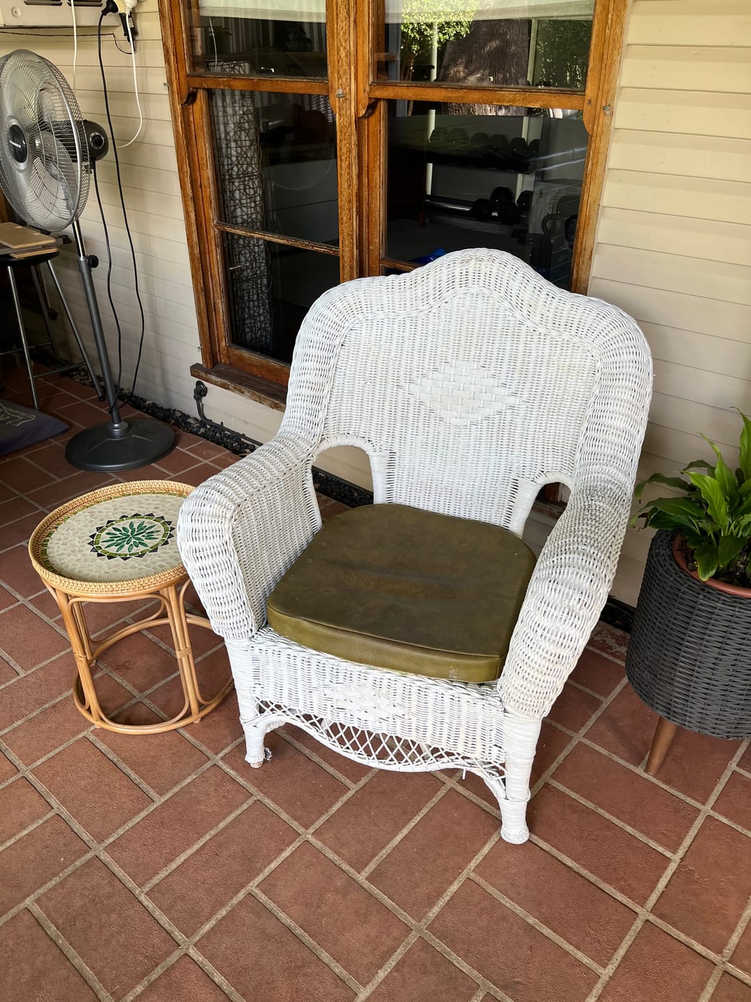 Customer photo review of Oasis Rattan Table