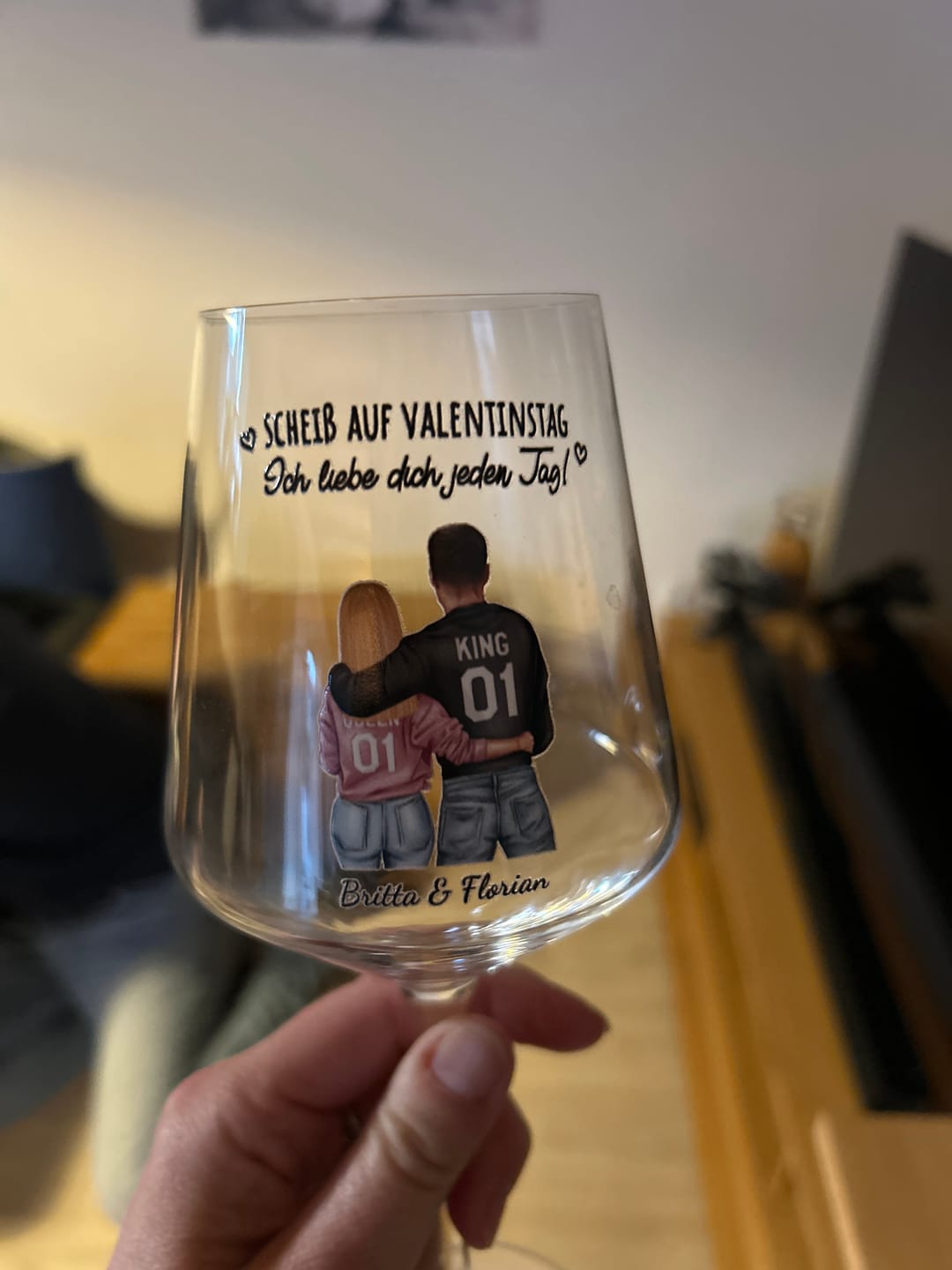 Customer photo review of Besties für immer - Personalisiertes Weinglas für Besties mit Illustration