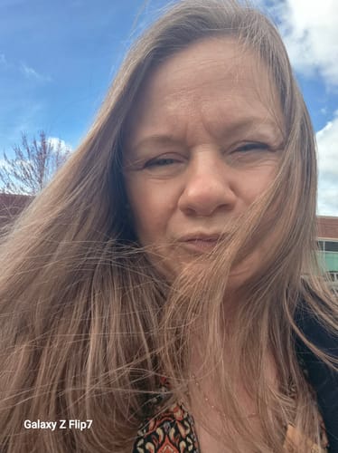 Customer photo review of Color Changing Foundation