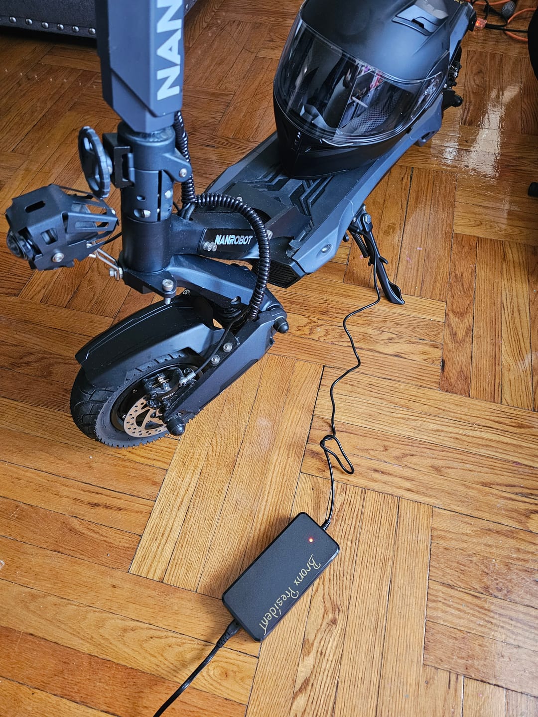 Customer photo review of Nanrobot  Electric Scooter Charger