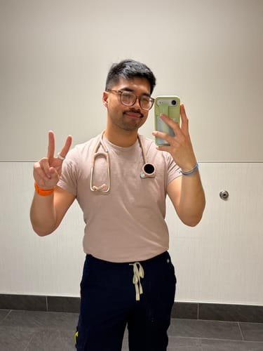 Customer photo review of Flex Pouch - iPhone 17