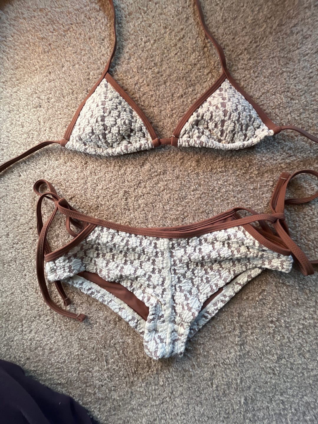 Customer photo review of Seamolly Contrast Binding Lace Cutout Tied Side  Boyshorts Bikini Set