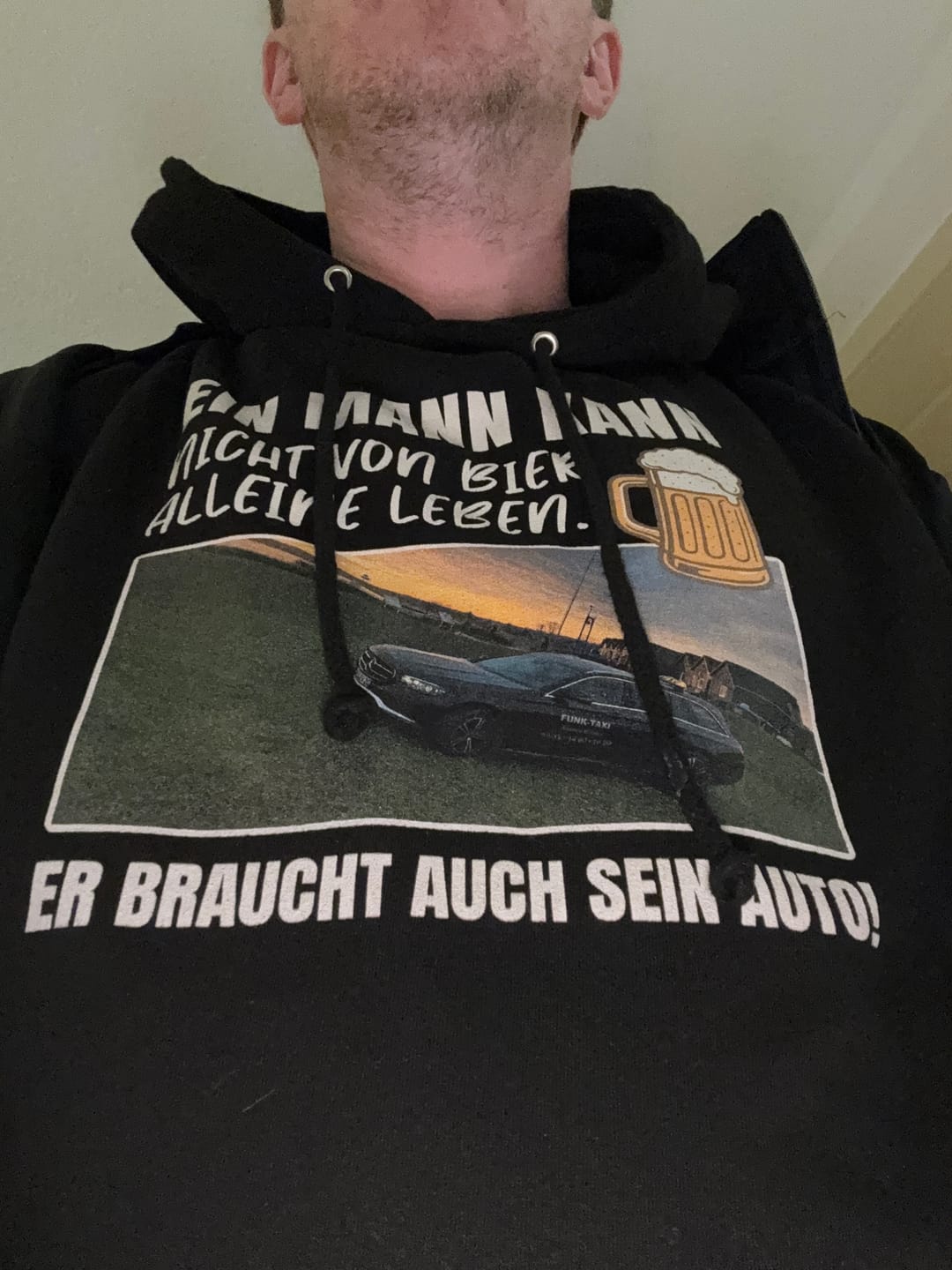 Customer photo review of Nicht von Bier alleine individueller Hoodie