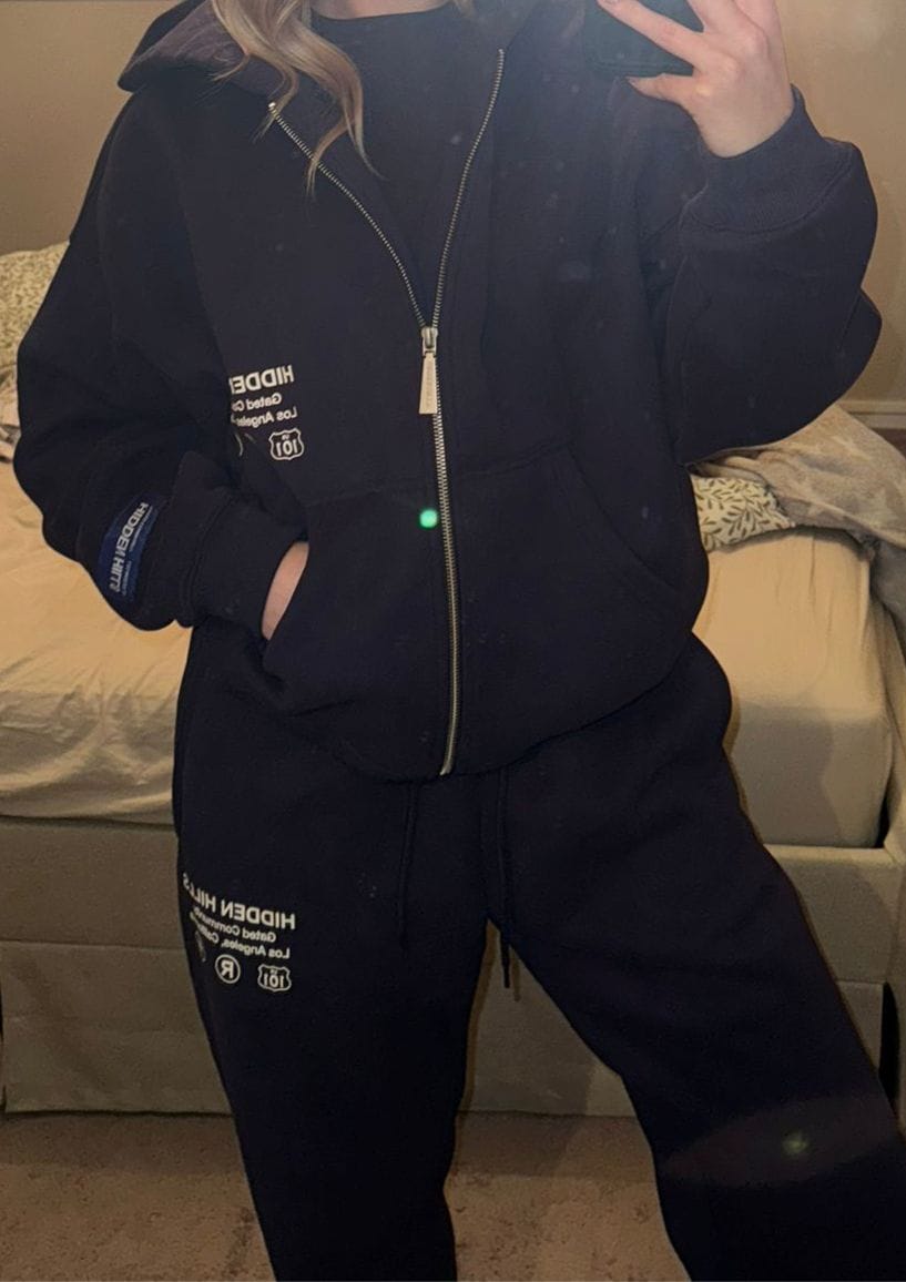 Kundenfoto-Bewertung von LABEL ZIP HOODIE NAVY
