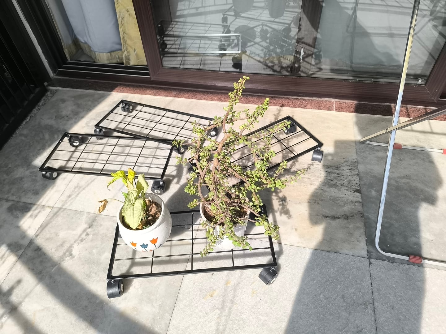 Customer photo review of United Crafts Aory High-Quality Wheel Metal Stands
