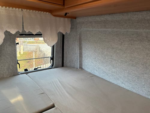 Customer photo review of Carpet Filz selbstklebend für Camper